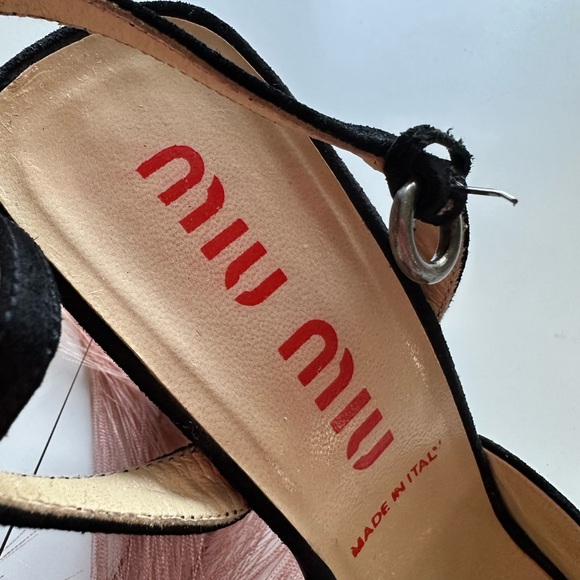 Vintage 90’s Miu Miu heels. Color: Black - Picture 4 of 14